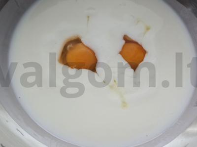 Pankekai su kefyru per 25 minučių Žingsnis 1