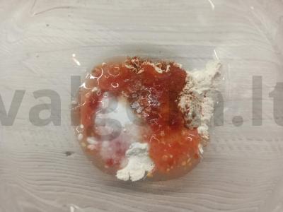 Kepti tešlos pagaliukai su aštriu pomidorų padažu Žingsnis 2
