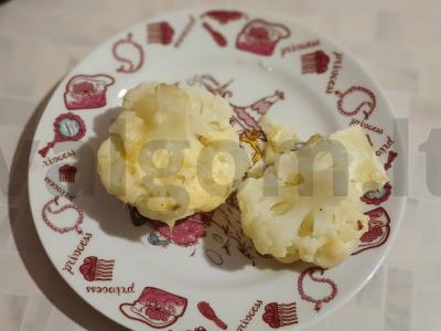 Kepta žiedinė kopūstai pagrindine nuotrauka