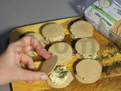 Krekeriai su sūrio ir kiaušinio įdaru Žingsnis 5