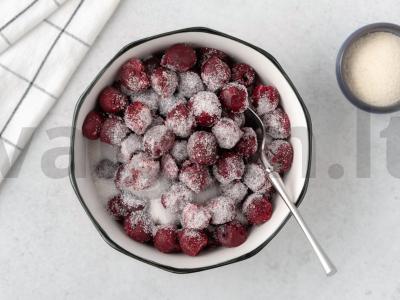 Pyragėliai su pienu ir vyšniomis Žingsnis 3