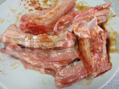 Kepti aštrūs kiaulienos šonkauliai Žingsnis 2