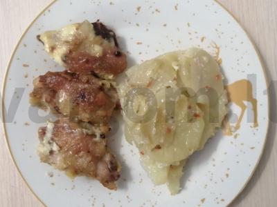 Bulvės, keptos su vištiena pagrindine nuotrauka