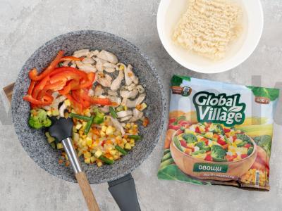 Nudų su vištiena ir daržovėmis azijietišku stiliumi Žingsnis 3