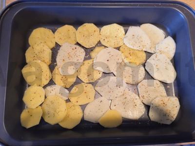 Mėsa prancūziškai su bulvėmis, svogūnais ir pomidorais Žingsnis 1