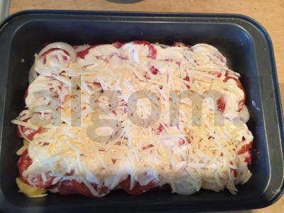 Mėsa prancūziškai su bulvėmis, svogūnais ir pomidorais Žingsnis 7