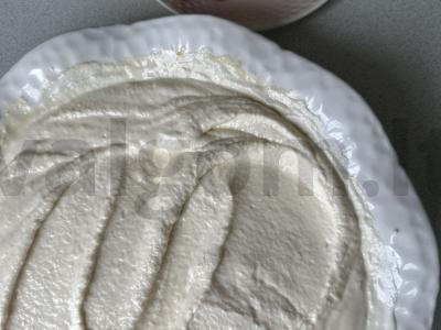 Oro varškės apkepas su braškėmis Žingsnis 1