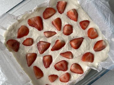 Oro varškės apkepas su braškėmis Žingsnis 2