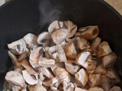 Grybų kreminė sriuba su varškės sūriu Žingsnis 4