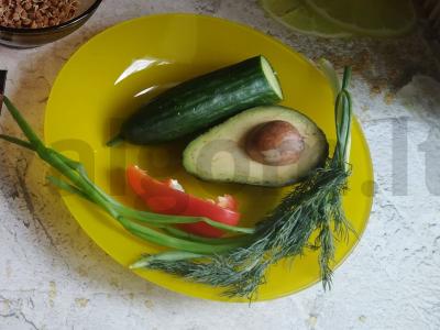 Žaliavalgių pavasario salotas su daigintomis lęšiais Žingsnis 1