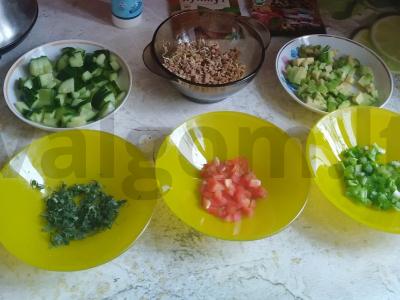 Žaliavalgių pavasario salotas su daigintomis lęšiais Žingsnis 2