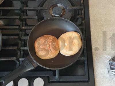 Žuvies burgeris su sūriu ir agurku Žingsnis 3