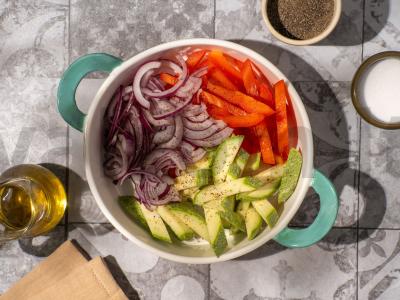 Kiaušinių apkepas su karbonaidu ir daržovėmis Žingsnis 2