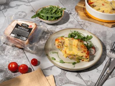 Kiaušinių apkepas su karbonaidu ir daržovėmis pagrindine nuotrauka