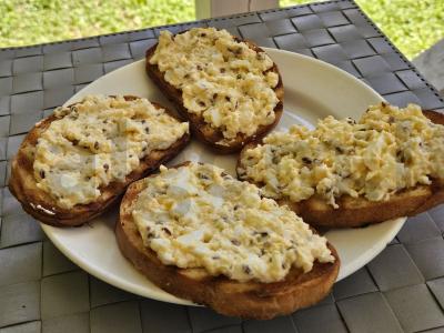 Sumuštiniai su kiaušiniu ir linų sėmenimis pagrindine nuotrauka