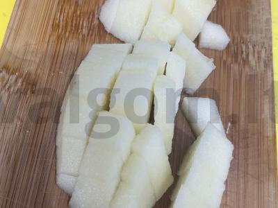 Sluoksniuota tešla su riešutais ir obuoliu Žingsnis 3