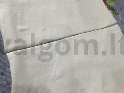 Sluoksniuota tešla su riešutais ir obuoliu Žingsnis 6