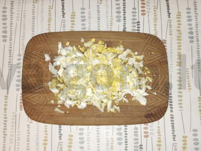 Salotas su agurkais ir jūros kopūstais Žingsnis 1