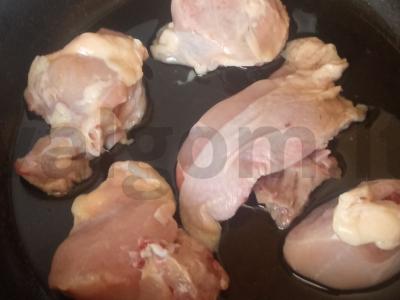 Vištiena, troškinta su ryžiais „Išskirtinė“, su česnaku Žingsnis 2