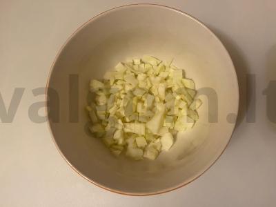 Salotas „Gala“ su vištienos širdelėmis ir daržovėmis Žingsnis 3