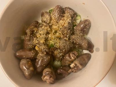 Salotas „Gala“ su vištienos širdelėmis ir daržovėmis Žingsnis 7