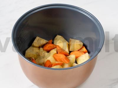 Bulvės su grietine lėtoje viryklėje Žingsnis 2