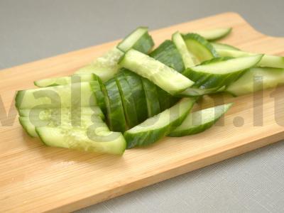 Daržovių salotas su Pekino kopūstu ir žirneliais Žingsnis 2