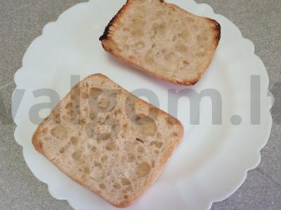 Ciabatta burgeris su krevetėmis, sūriu ir kiaušiniu Žingsnis 1