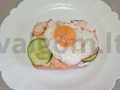 Ciabatta burgeris su krevetėmis, sūriu ir kiaušiniu Žingsnis 8