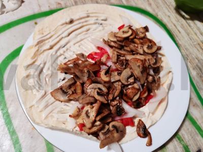 Lavašas su grybais ir pomidorais Žingsnis 7