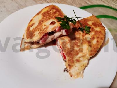 Lavašas su grybais ir pomidorais pagrindine nuotrauka