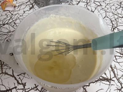 Klasikiniai švelnūs blynai su kondensuotu pienu Žingsnis 3