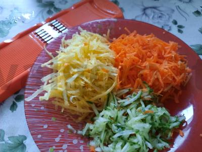 Naudingas salotas su ridikėliais Žingsnis 1