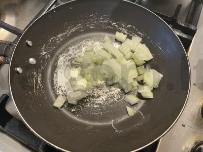 Keptas kiaušinienė su kvapniu šonine Žingsnis 3