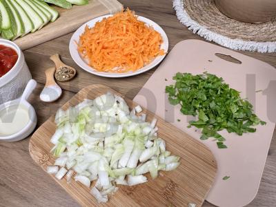 Cukinijų lazanja su mocarela Žingsnis 1