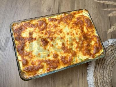 Cukinijų lazanja su mocarela pagrindine nuotrauka