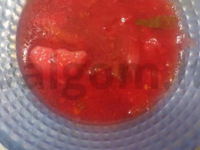 Vegetariškas boršas su džiovintomis morkomis ir česnaku pagrindine nuotrauka