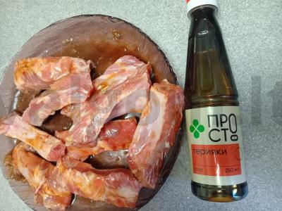 Kepti kiaulienos šonkauliukai terijaki padaže su medumi ir citrina Žingsnis 3