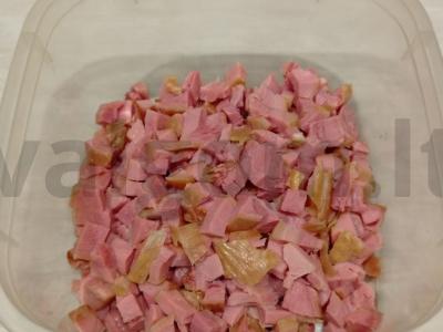 Salotas su rūkytomis vištienos krūtinėlėmis Žingsnis 1