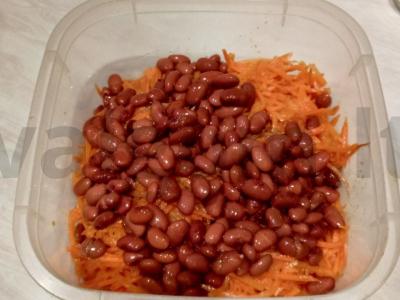 Salotas su rūkytomis vištienos krūtinėlėmis Žingsnis 4