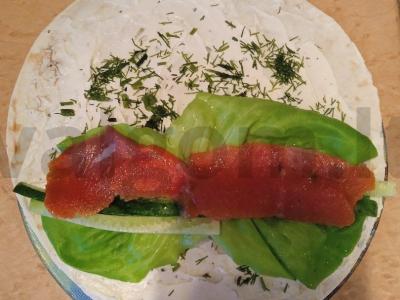 Lavašas su silpniai sūdyta lašiša Žingsnis 3