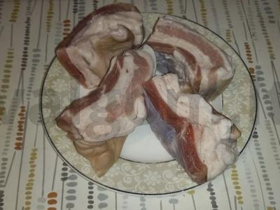 Kiaulienos krūtinėlė su raudonąja karčiojo pasta Žingsnis 2