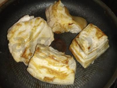 Kiaulienos krūtinėlė su raudonąja karčiojo pasta Žingsnis 3