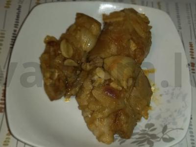 Kiaulienos krūtinėlė su raudonąja karčiojo pasta pagrindine nuotrauka