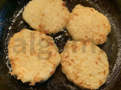 Varškėčiai iš grūdėtos varškės ir sūrio Žingsnis 5