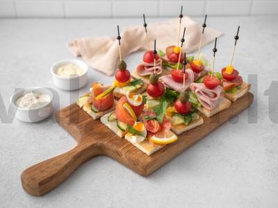 Šventiniai kanapė ant vestuvių pagrindine nuotrauka