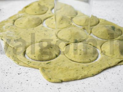 Ravioliai su lašiša ir petražolėmis Žingsnis 7