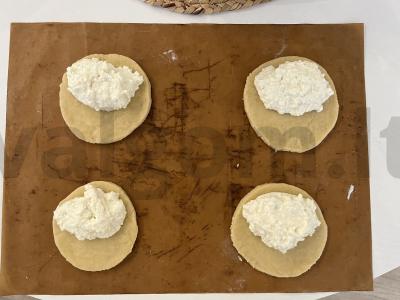 Švelnūs varškės pyragėliai Žingsnis 15