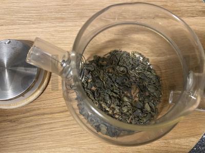 Gaivus juodasis arbata su obuoliais ir anyžiais Žingsnis 1