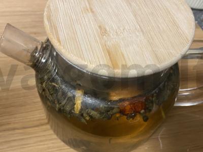 Gaivus juodasis arbata su obuoliais ir anyžiais pagrindine nuotrauka